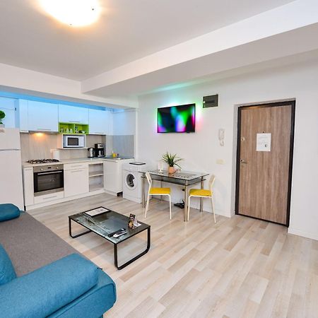 Pierre Cardin Deluxe Apartment With Terrace By Magniflex ブカレスト エクステリア 写真