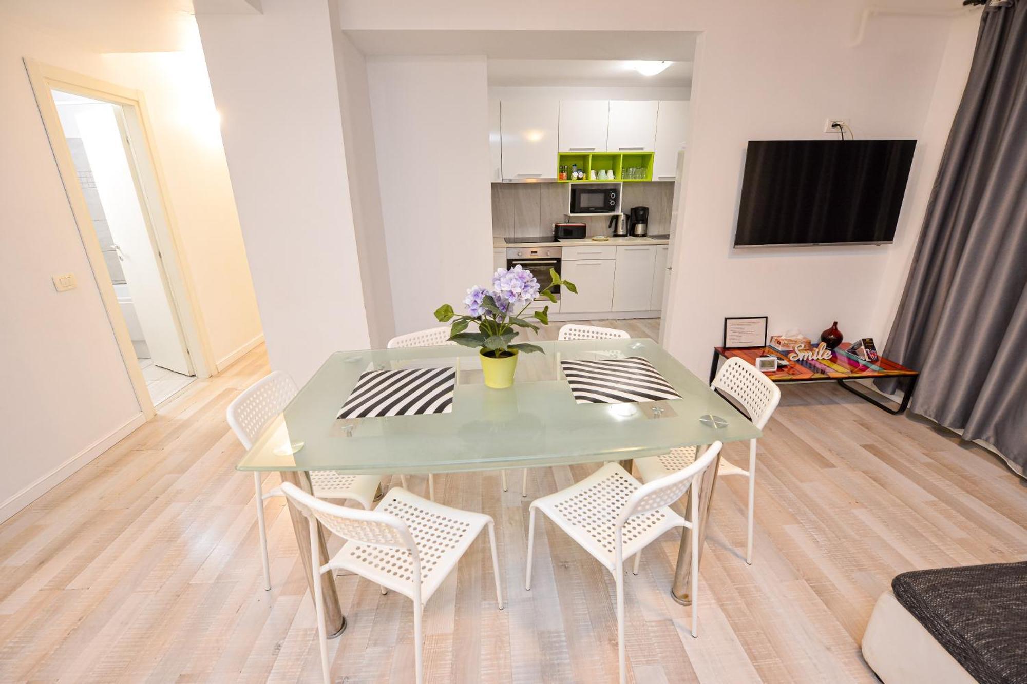 Pierre Cardin Deluxe Apartment With Terrace By Magniflex ブカレスト エクステリア 写真