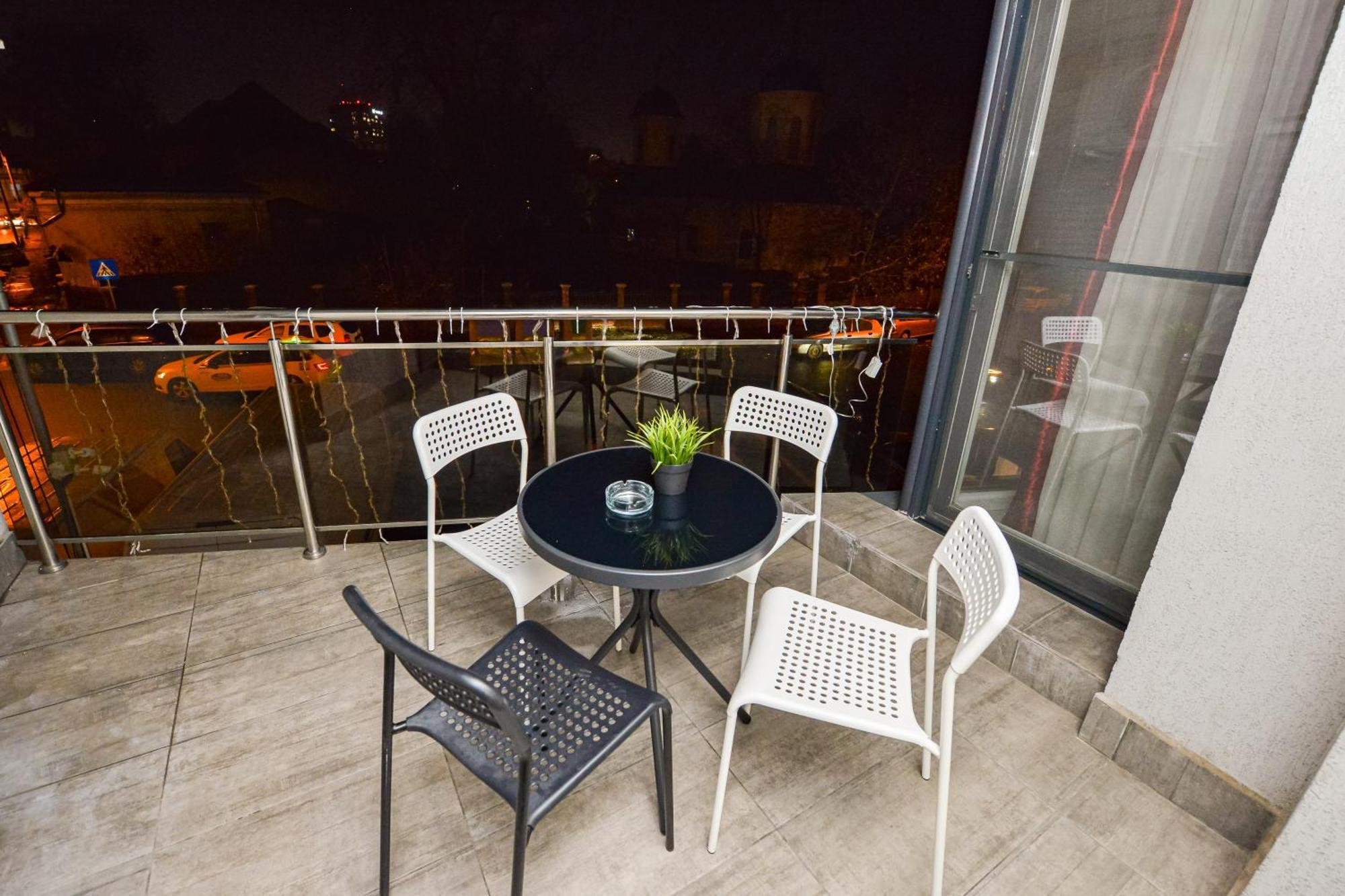 Pierre Cardin Deluxe Apartment With Terrace By Magniflex ブカレスト エクステリア 写真