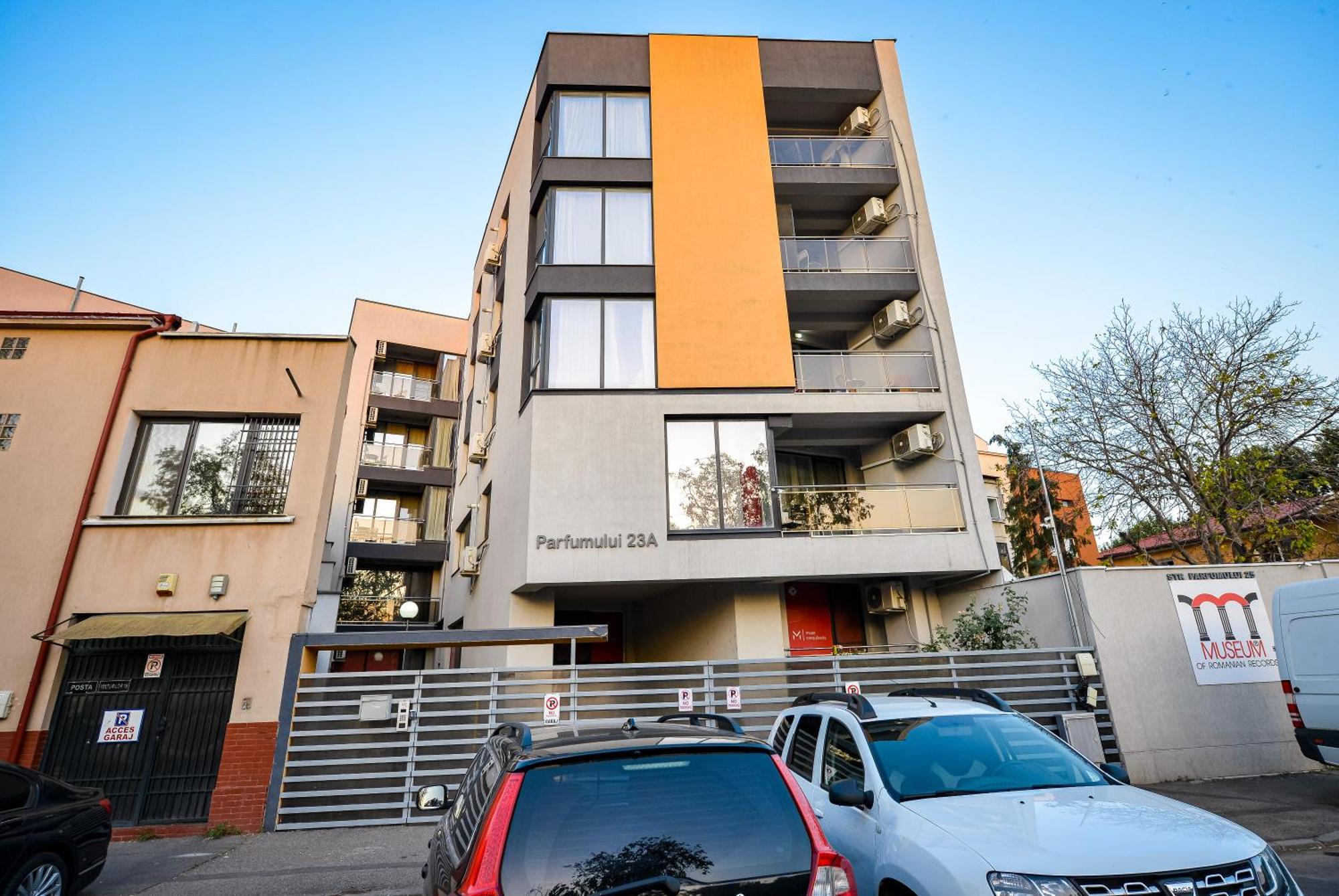 Pierre Cardin Deluxe Apartment With Terrace By Magniflex ブカレスト エクステリア 写真