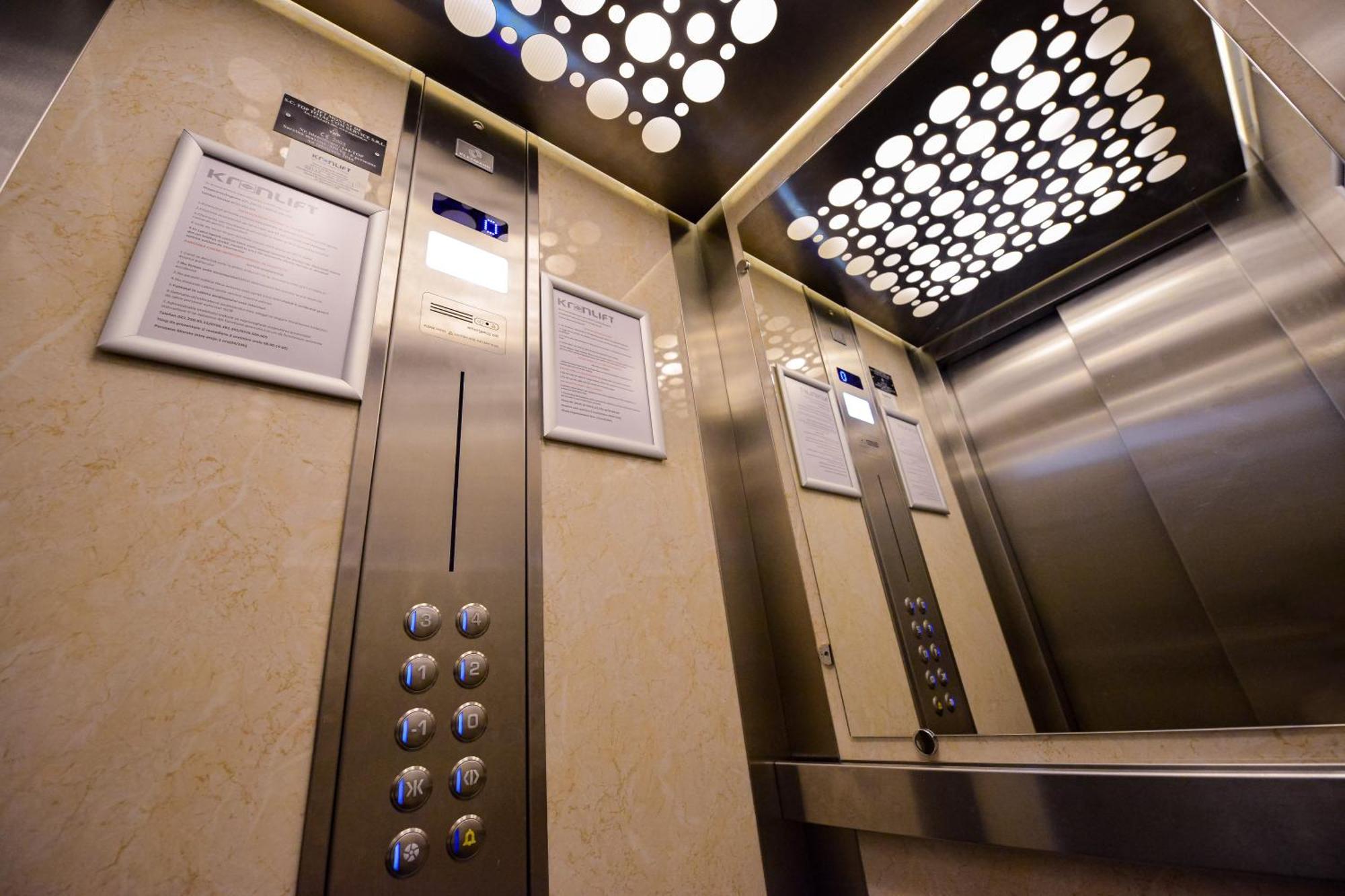 Pierre Cardin Deluxe Apartment With Terrace By Magniflex ブカレスト エクステリア 写真
